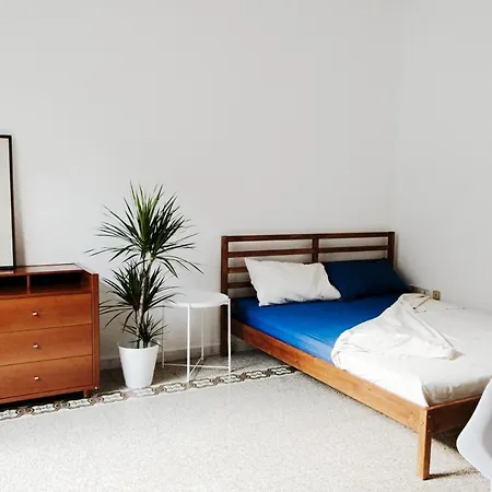 13 Open House Bed and breakfast