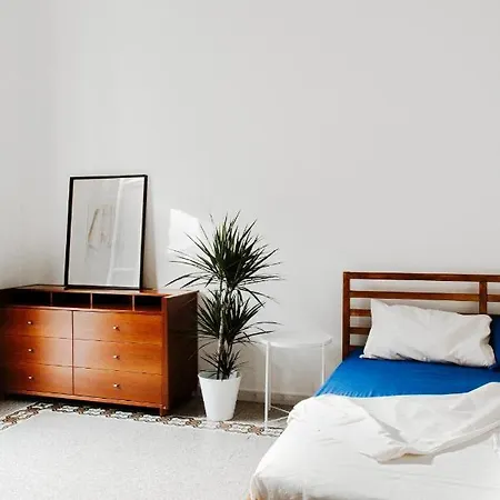 Bed & Breakfast 13 Open House Palermo